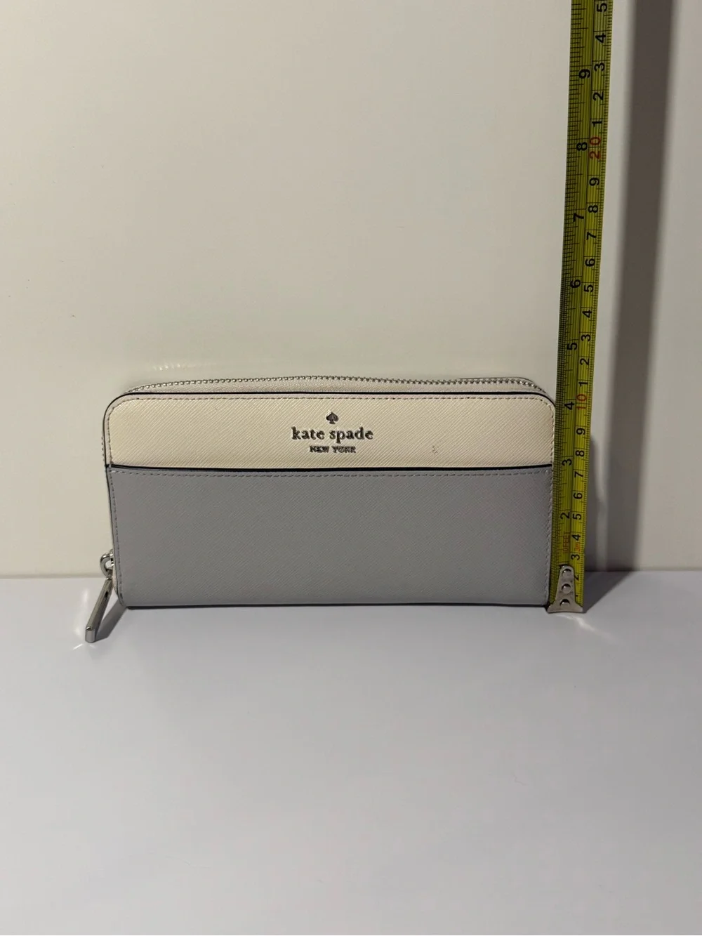Kate Spade Two-Tone Cream & Light Gray Zip Wallet